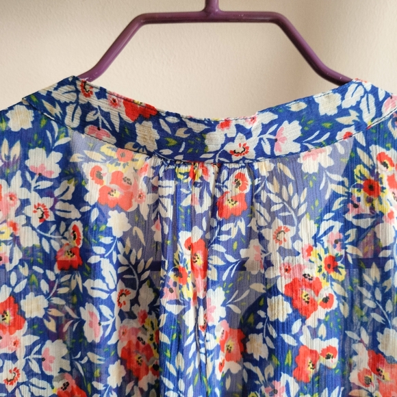 Plus Floral Flowy Sheer Blouse - Picture 4 of 14